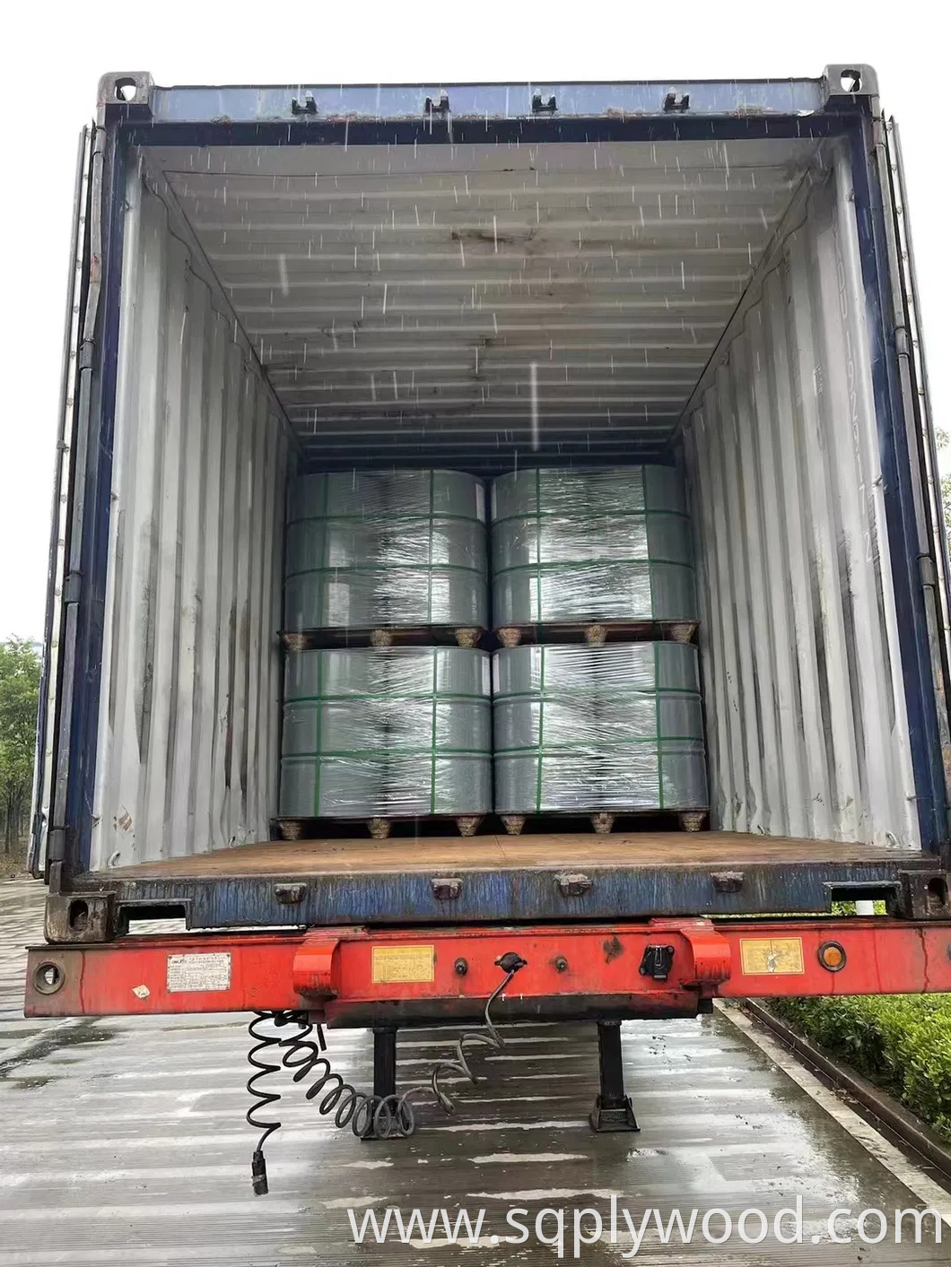 Nestable and 80% Space Saving Compressed Wood Chip Pallets